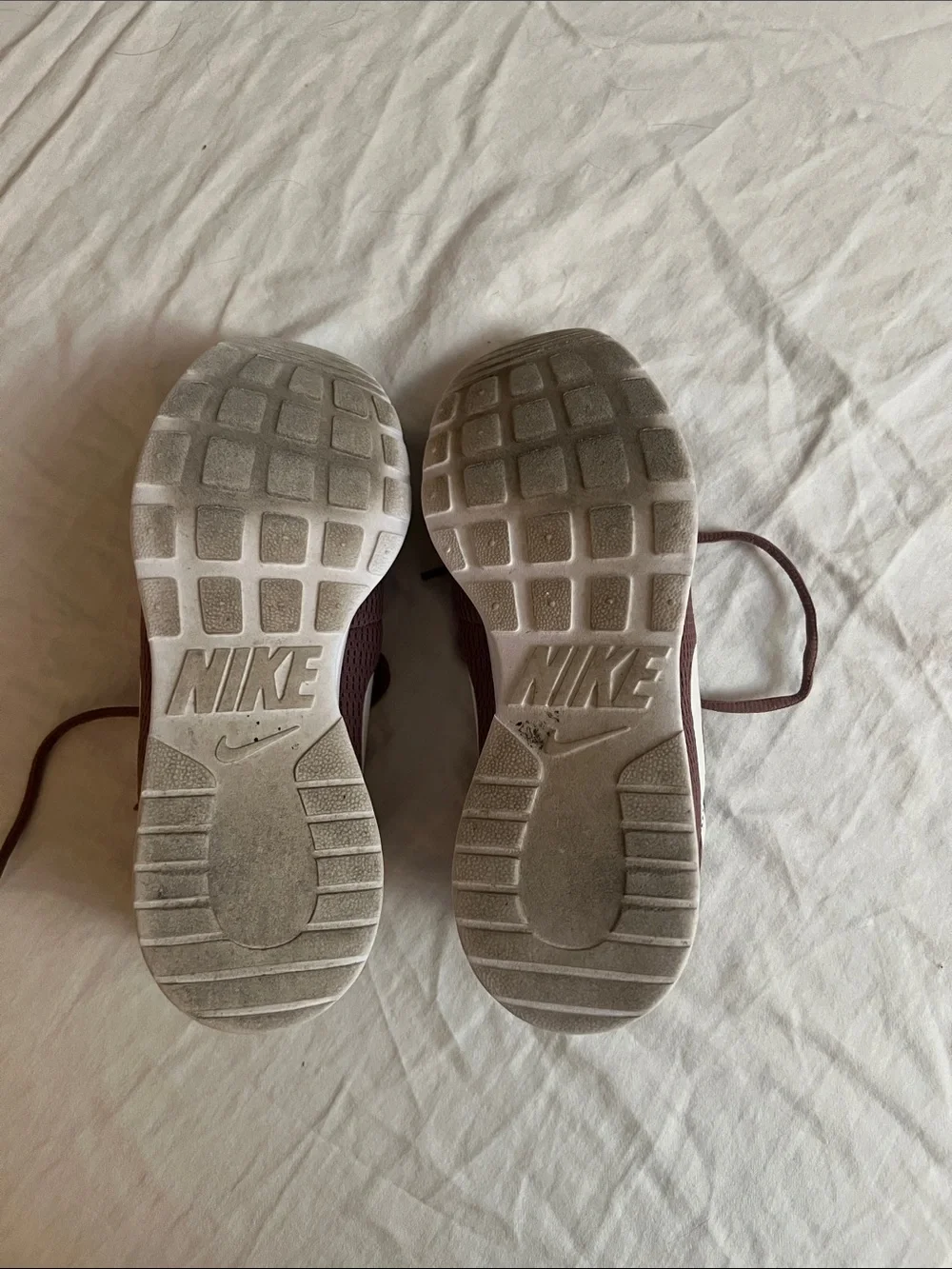 Women's Mesh Lace-Up Sneakers in Mauve Size 9